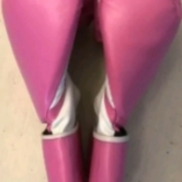 VICTORIA'S SECRET VSX PREVIEW 2011 BOXING GLOVES - Picture 8 of 11